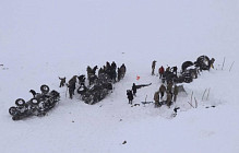 Число погибших при сходе лавины на востоке Турции до 33