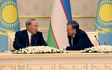 Мирзиёев ва Назарбоев устувор йўналишлар бўйича минтақавий ҳамкорликни кучайтиришга келишиб олдилар