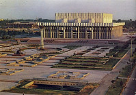 Площади, станции метро и дворцу в Ташкенте вернули название «Дружба народов»