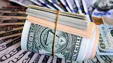 Доллар, евро и рубль продолжают расти в Узбекистане