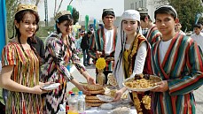 В Таджикистане мужчина, пригласивший 25 гостей на семейный праздник, оштрафован на $583