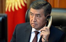 Жээнбеков и Мирзиёев обсудили меры против распространения коронавируса в регионе