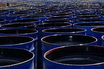 Нефть незначительно подешевела на ведущих мировых биржах