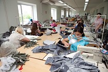 Тожикистонда ўзбек трикотажидан кийим кечак ишлаб чиқариш йўлга қўйилади