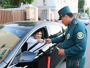 Тошкент шаҳар ИИББ ходимлари "шон-шараф тасмаси"ни тарқатмоқда