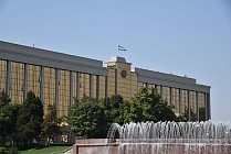 Мирзиеев внес изменения в структуру Кабмина