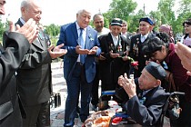 Ўзбекистон Президенти номига фашизм устидан қозонилган Ғалабанинг 73 йиллиги муносабати билан қутловлар келмоқда