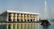 В парламенте Узбекистана создадут комитеты по противодействию коррупции