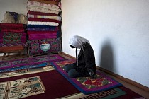 В Бишкеке неизвестные похитили девушку на глазах у прохожих