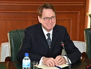 Комилов Буюк Британиянинг янги элчисини қабул қилди