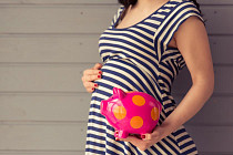 В Узбекистане установили единый размер пособия по беременности и родам при стаже менее одного года