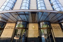 Центробанк рекомендовал ограничить оплату наличными