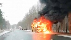 Ўзбекистонлик Санкт-Петербургдаги ёнаётган автобусдан 50 нафар йўловчини қутқарди