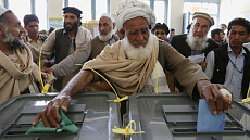 Афганские политики ищут союзников перед выборами президента