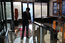 Новый вид мониторинга с помощью ID-карт внедряют в госслужбы Казахстана