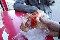 В столице Таджикистана 14 детей отравились хот-догами