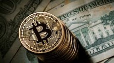 За сутки курс биткоина рухнул более чем на 25%