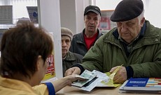 Ўзбекистонда меҳнат қилаётган пенсионерларнинг баъзи тоифалари пенсияни тўлиқ ҳажмда оладилар  