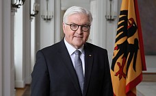 Президент Германии прибывает в Узбекистан