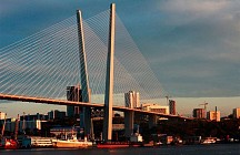 Владивостокда ишлаётган Ўзбекистон фуқаролари бош консулнинг телефони рақамини олдилар  