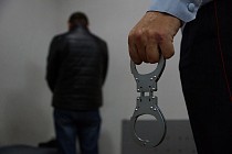 В Бишкеке по подозрению в коррупции задержан бывший заведующий отделом законности аппарата президента