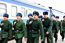 Ўзбекистон президенти “аскарларнинг юқори маънавияти ва психологик барқарорлигига” эътибор қаратди