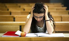 Ўзбекистонда абитуриентлардан имтиҳонда қатнашиш учун махсус йиғим олиш таклиф этилди 