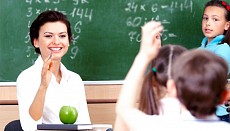 Ўзбек ўқитувчиларига шаъни ва қадр-қимматини ҳимоя қилиш кафолати берилади