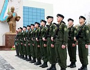 Мирзиёев Қуролли Кучлар Академиясининг янги биносида бўлди