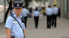 В Китае 5 759 чиновников были наказаны в апреле за нарушение правил строгой экономии