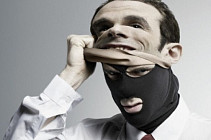 Мошенник, пообещав двухкомнатную квартиру, выманил и потратил на себя 90 млн сумов в Ташкенте