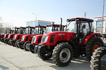 ПРООН передала Узбекистану технику для работ на осушенном дне Арала