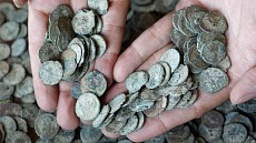 Ўзбекистонда қадимий тангаларни олиб чиқиб кетишга уринишга чек қўйилди  