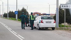 Тошкентлик ҳайдовчилар кўпинча автомашиналарда қувиб ўтишда, тўхташ ва тўхтаб туриш жойларида қоидаларини бузишади