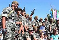 Ўзбек десантчилари Тошкент денгизида сувга сакрадилар