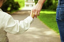 В Узбекистане определен порядок возвращения лишившихся опеки родителей за рубежом детей