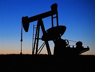 Цены на нефть продолжают снижаться на ведущих мировых биржах