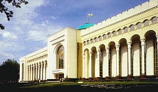 Хокимият Ташкента опроверг информацию о продаже лука из запасников