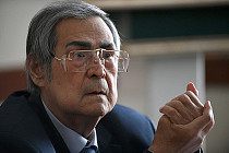 Кремль в ближайшее время не планирует показательной отставки губернатора Кемеровской области Амана Тулеева