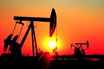 Цены на нефть незначительно повысились на ведущих мировых биржах