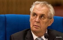 Мирзиеев поздравил Земана с переизбранием президентом Чехии