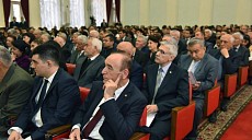 Академикам Узбекистана повысили ежемесячный гонорар