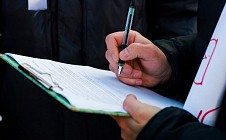 54% россиян оценивают положительно отношения России и Франции