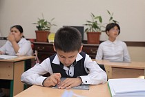 Ўзбекистон махсус мактаблари Брайл ёзуви бўйича ёзиш учун 1,5 мингдан ортиқ қурилмага эга бўлди