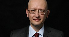 Имитационные демократические институты в Узбекистане нужно превратить в действующие – эксперт