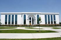 Ўзбекистонда кимёгар олим Малик Набиев таваллудининг 105 йиллиги муносабати билан кўргазма бўлиб ўтмоқда