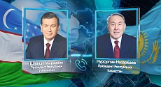 Президенты Казахстана и Узбекистана обсудили по телефону международную обстановку