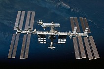 Российские космонавты выйдут в открытый космос, чтобы выяснить причины появления отверстия на МКС